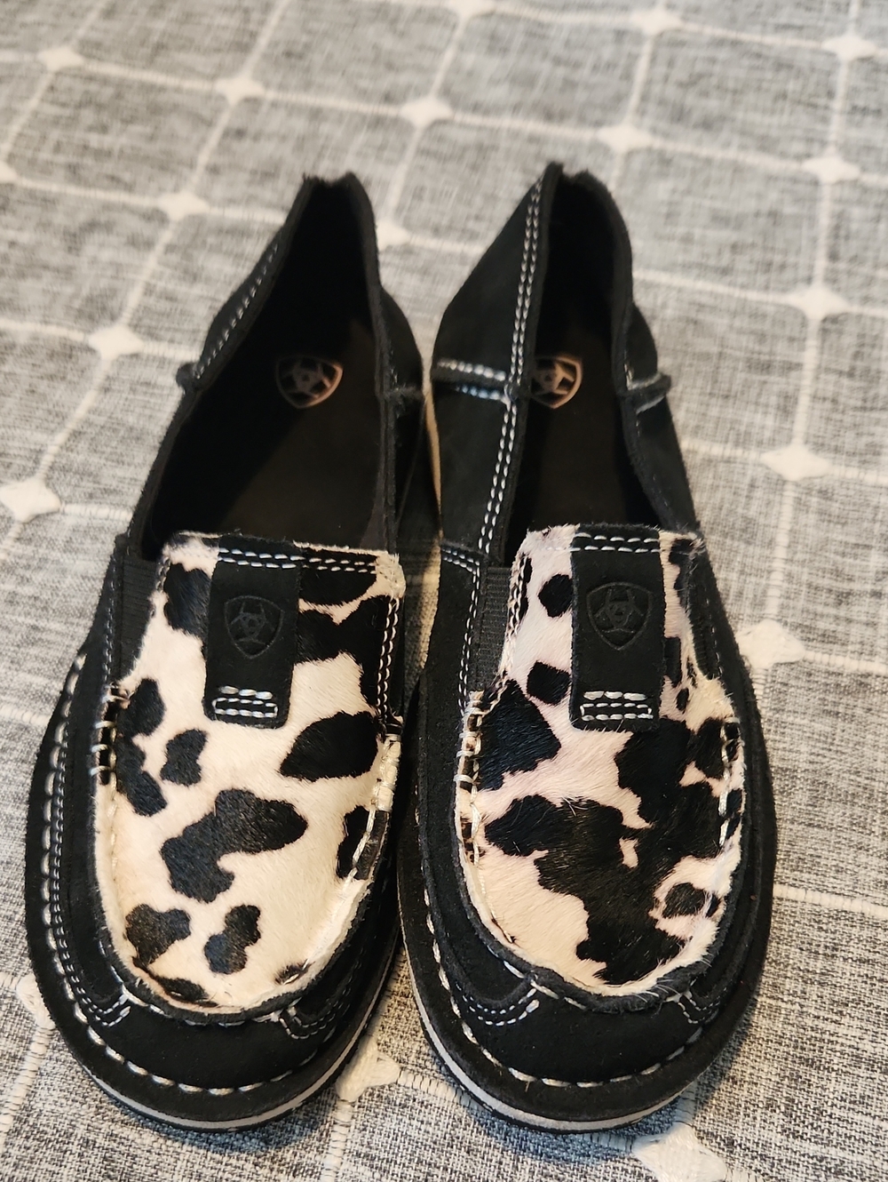 Ariat Cruiser Slide On Loafers Cow Hide Animal Print EUC Black & White - Picture 2 of 10